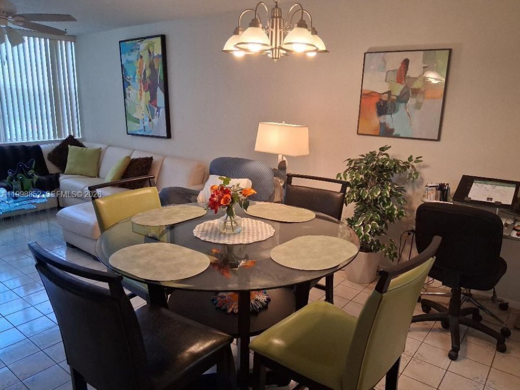 1100 St Charles Pl, Unit 213, Pembroke Pines, FL 33026 Photo