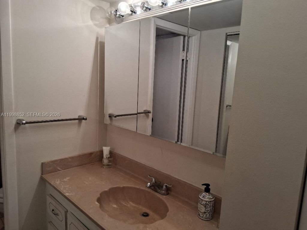 1100 St Charles Pl, Unit 213, Pembroke Pines, FL 33026 Photo