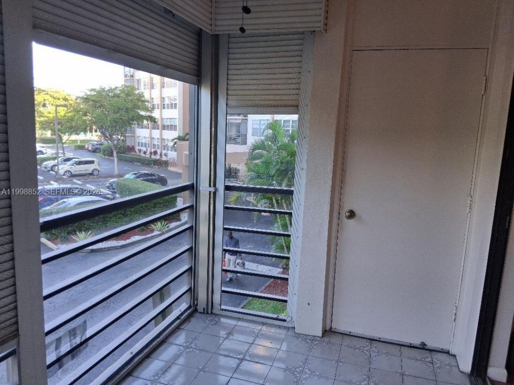 1100 St Charles Pl, Unit 213, Pembroke Pines, FL 33026 Photo