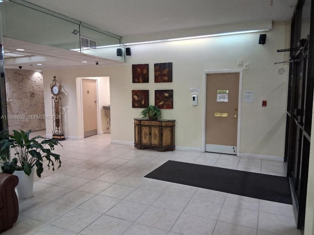 1100 St Charles Pl, Unit 213, Pembroke Pines, FL 33026 Photo
