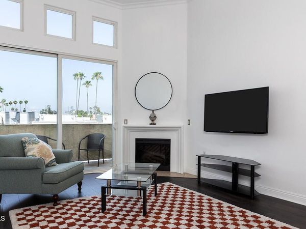 5703 Laurel Canyon Boulevard, Unit 306, Los Angeles, CA 91607