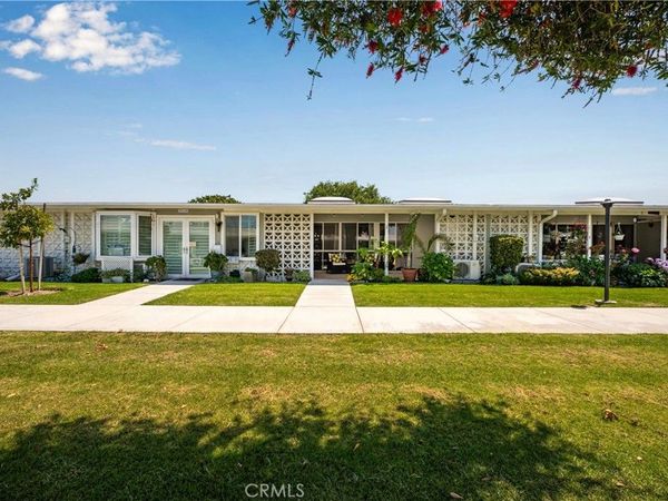 1564 Merion Way, Unit 34J, Seal Beach, CA 90740