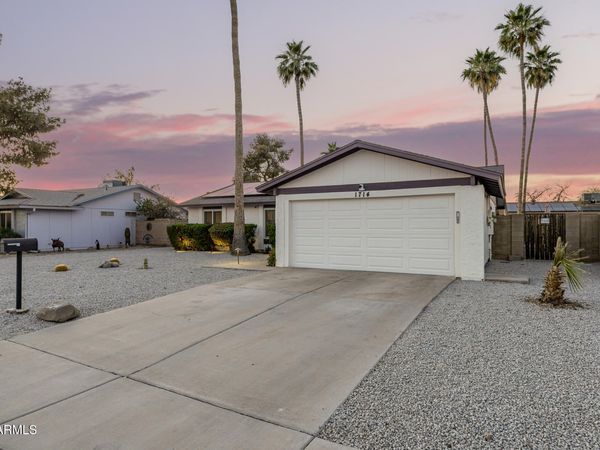 1714 W SHAWNEE Drive, Chandler, AZ 85224