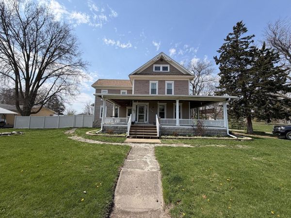 304 S Poplar Street , Onarga, IL 60955