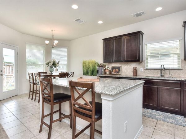 109 Igneous LN, Jarrell, TX 76537