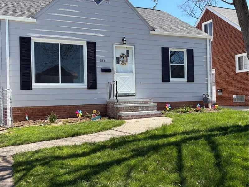 5271 W 49th Street, Parma, OH 44134 Photo 2