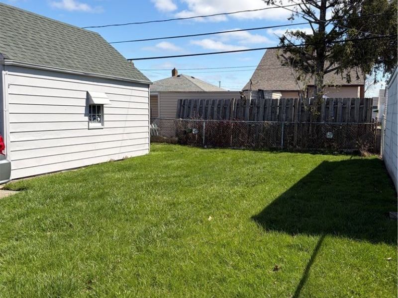 5271 W 49th Street, Parma, OH 44134 Photo 4