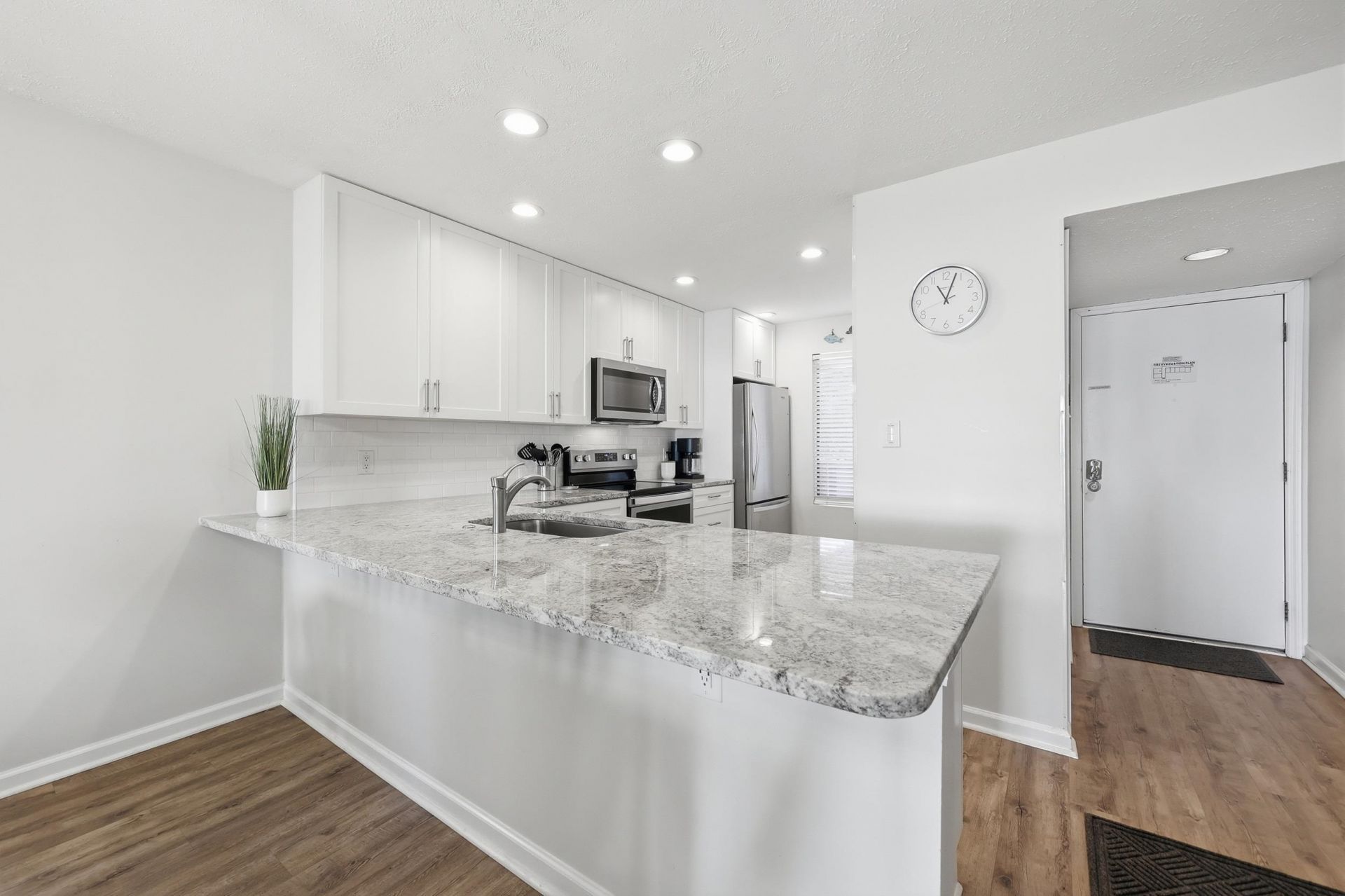 5507 N Ocean Blvd. Photo 4