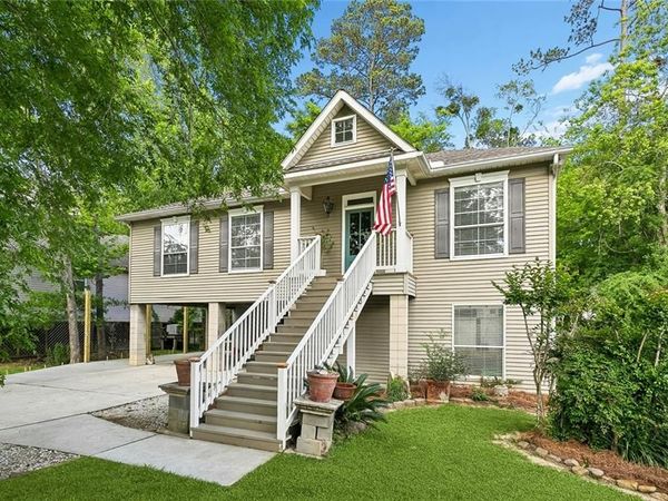 717 WOODRIDGE Boulevard, Mandeville, LA 70471