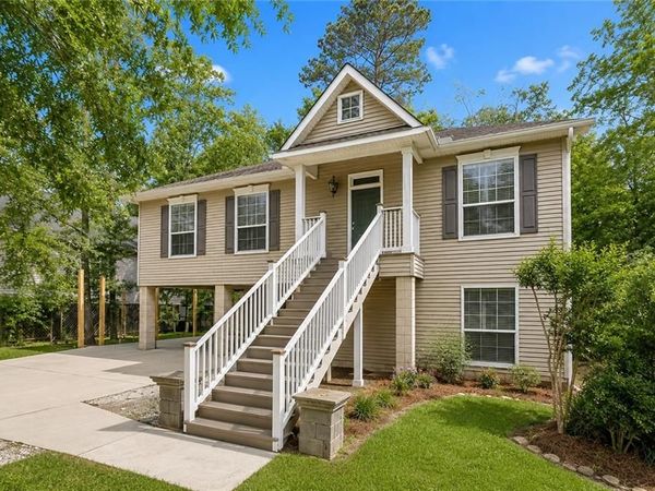 717 WOODRIDGE Boulevard, Mandeville, LA 70471