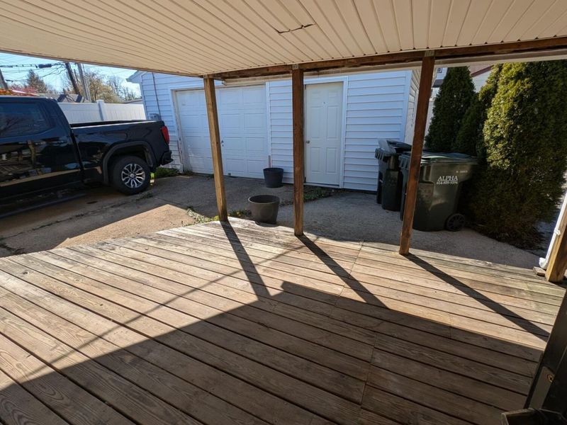 323 Sturbridge Road, Columbus, OH 43228 Photo 5