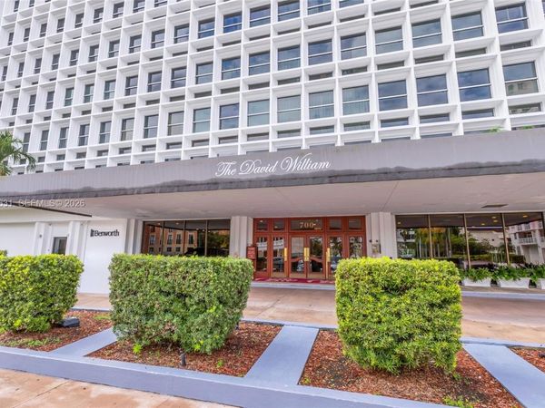 700 Biltmore Way, Unit 918, Coral Gables, FL 33134