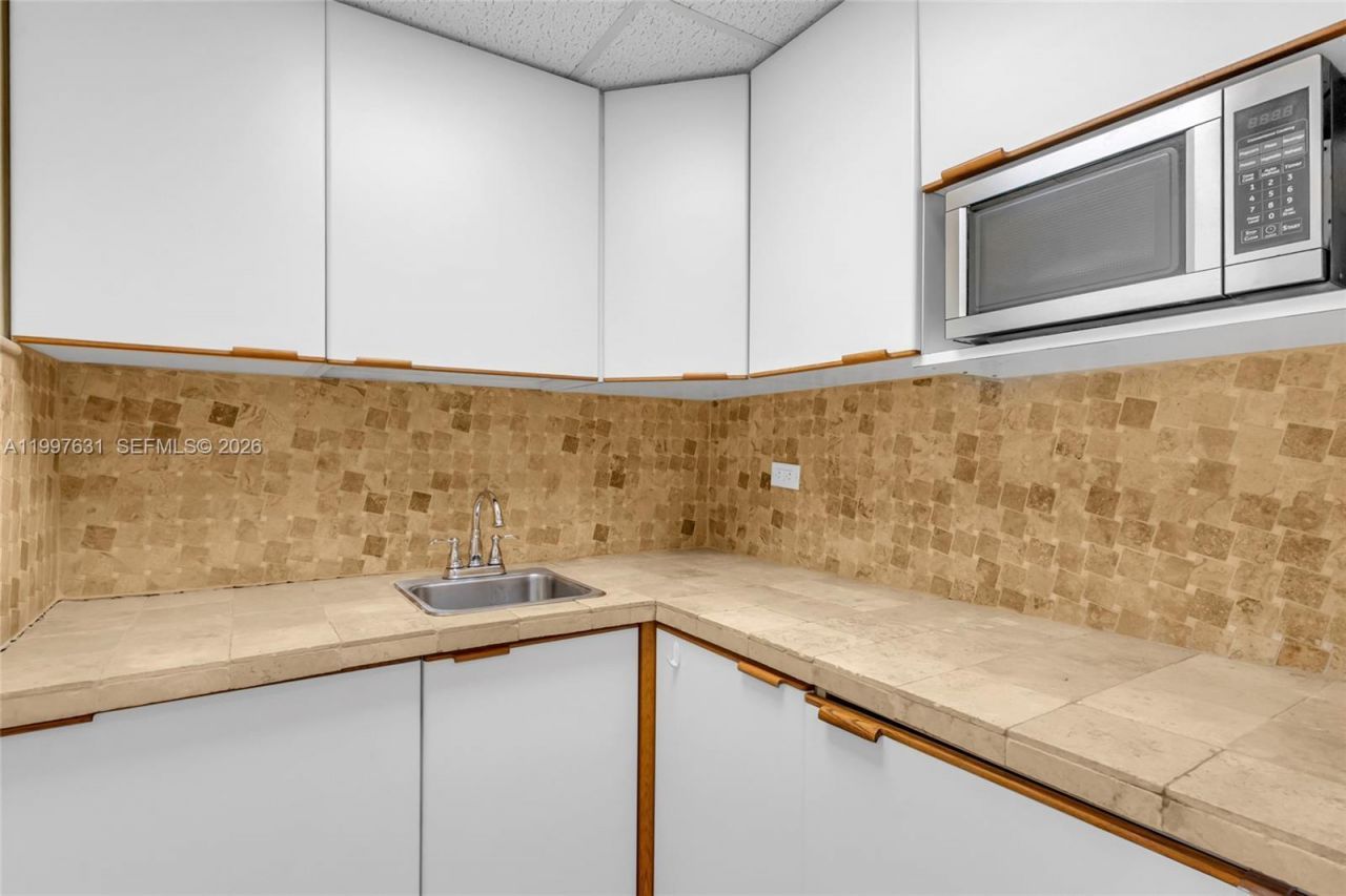 700 Biltmore Way, Unit 918, Coral Gables, FL 33134 Photo