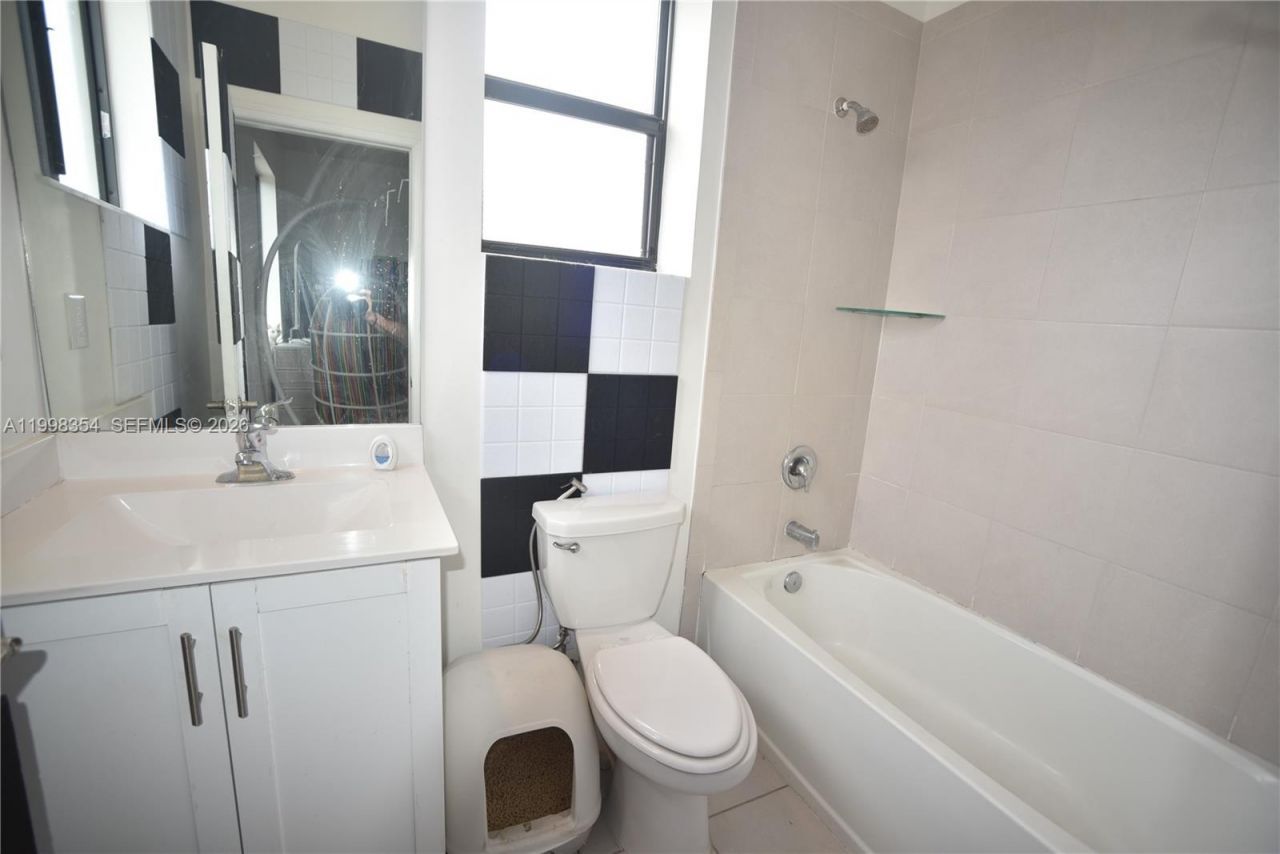 21404 NE 3rd Path, Miami, FL 33179 Photo