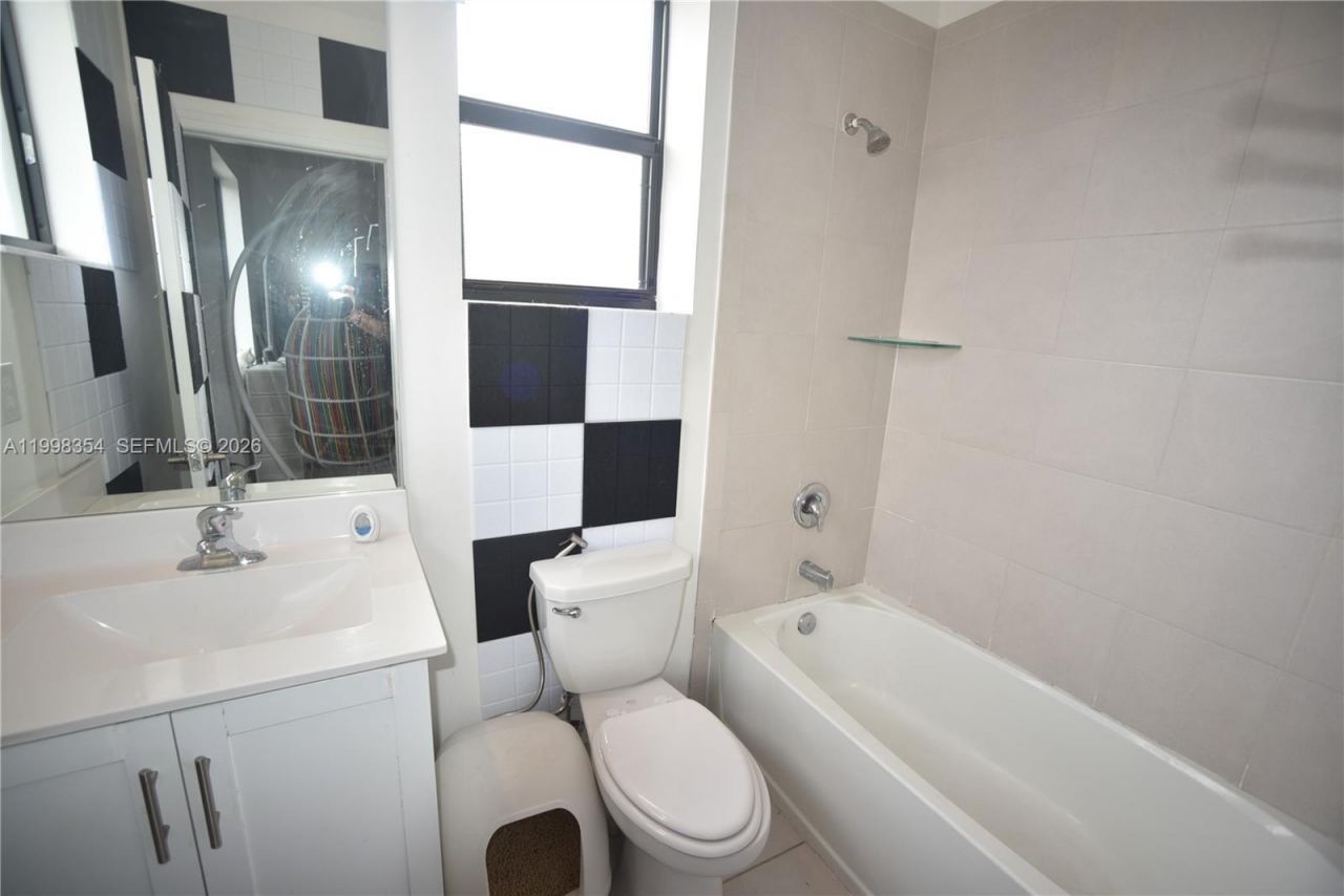 21404 NE 3rd Path, Miami, FL 33179 Photo