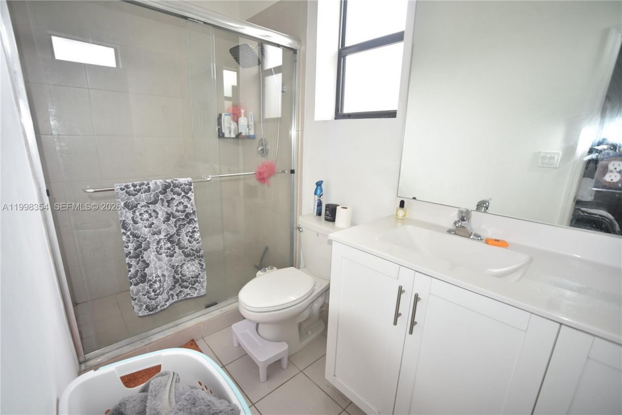 21404 NE 3rd Path, Miami, FL 33179 Photo