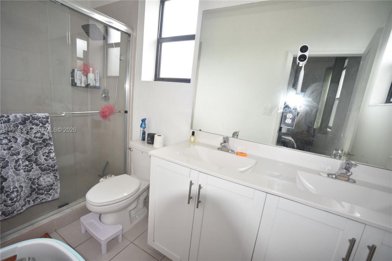 21404 NE 3rd Path, Miami, FL 33179 Photo