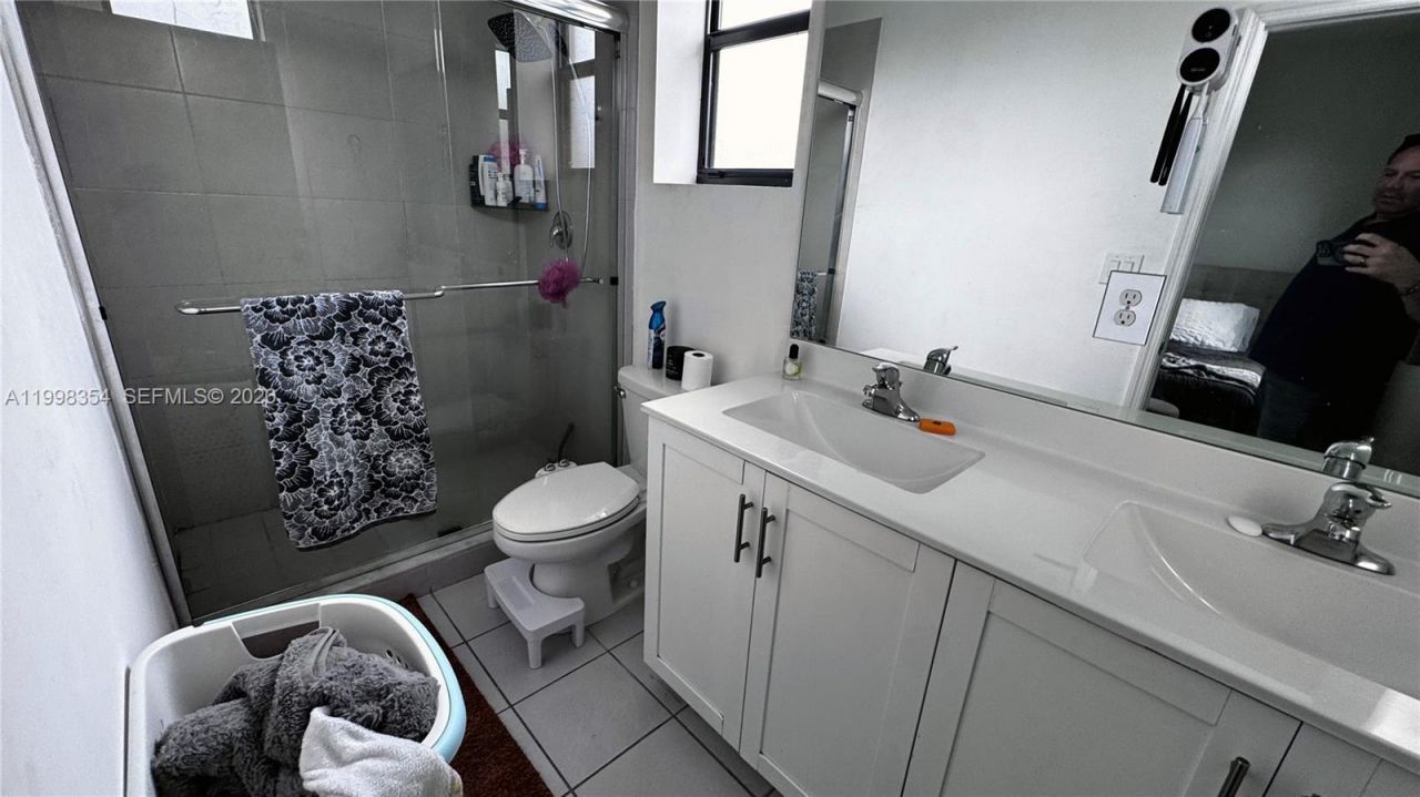 21404 NE 3rd Path, Miami, FL 33179 Photo