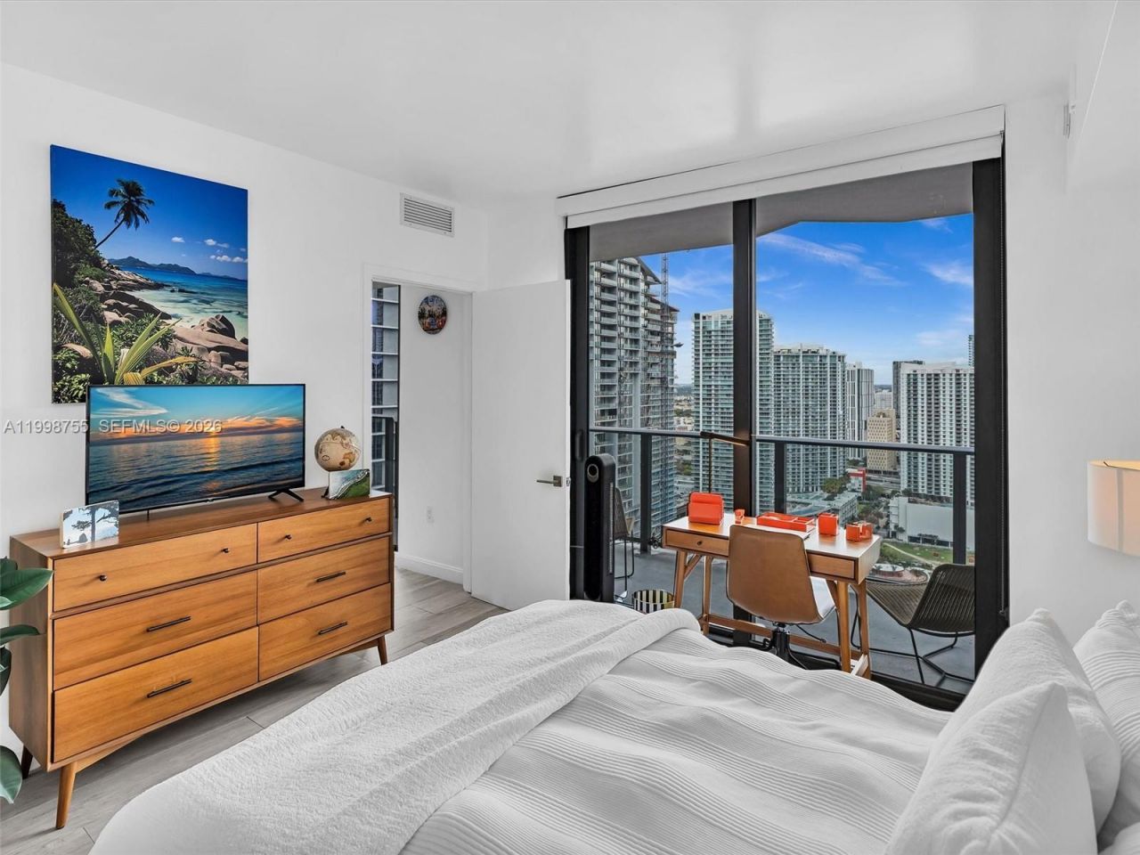 45 SW 9th St, Unit 3609, Miami, FL 33130 Photo