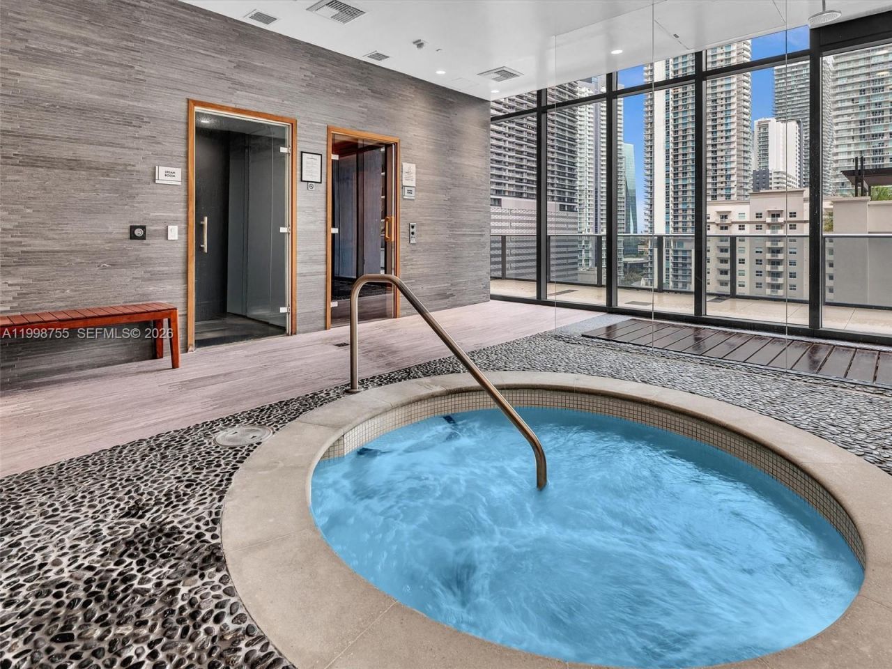 45 SW 9th St, Unit 3609, Miami, FL 33130 Photo
