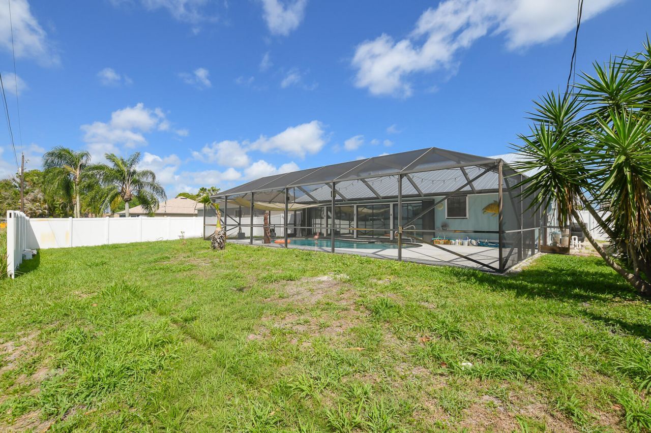 764 SE Evergreen Terrace, Port Saint Lucie, FL 34983 Photo