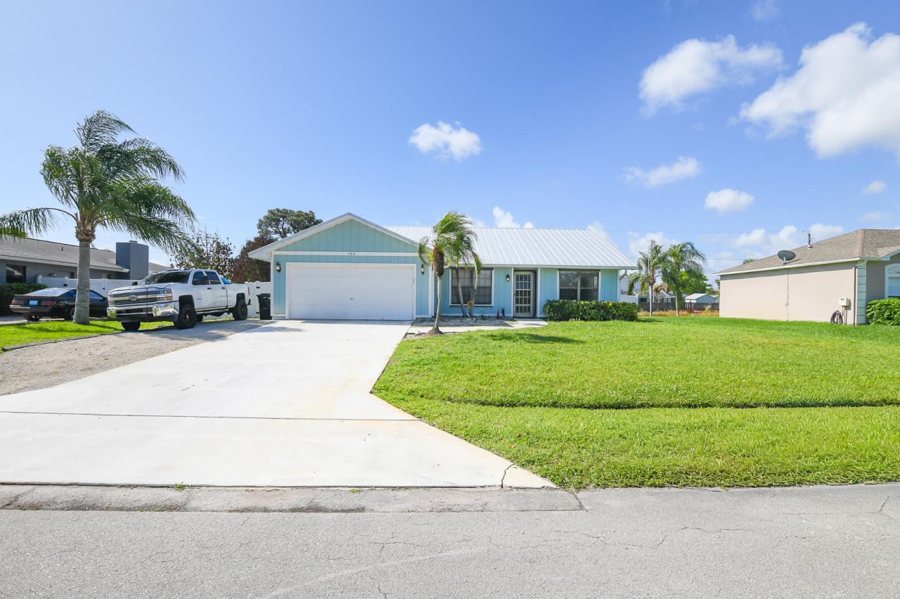 764 SE Evergreen Terrace, Port Saint Lucie, FL 34983 Photo