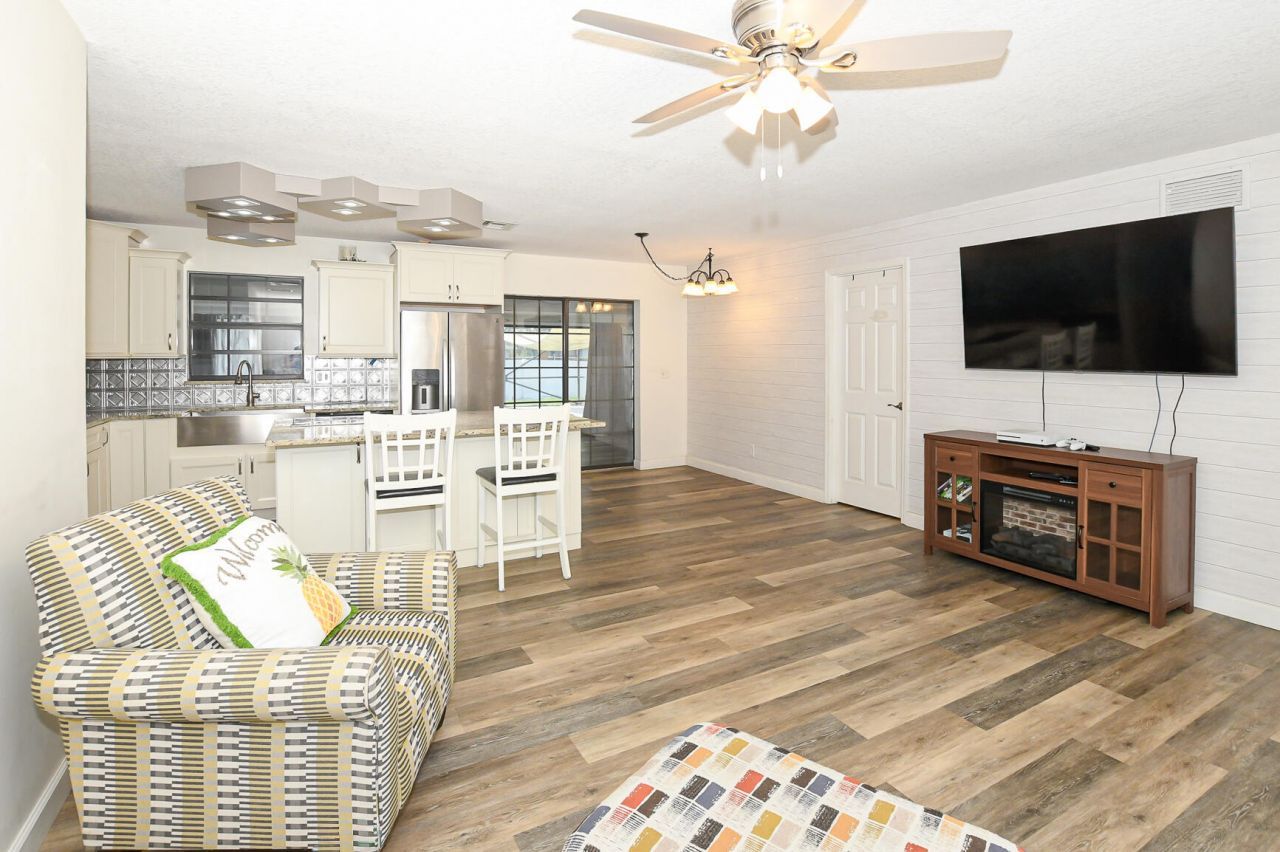 764 SE Evergreen Terrace, Port Saint Lucie, FL 34983 Photo