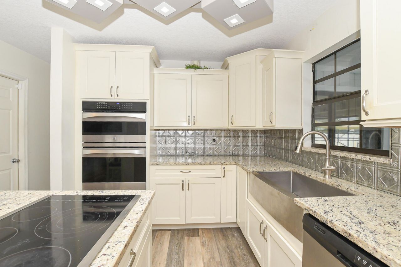 764 SE Evergreen Terrace, Port Saint Lucie, FL 34983 Photo