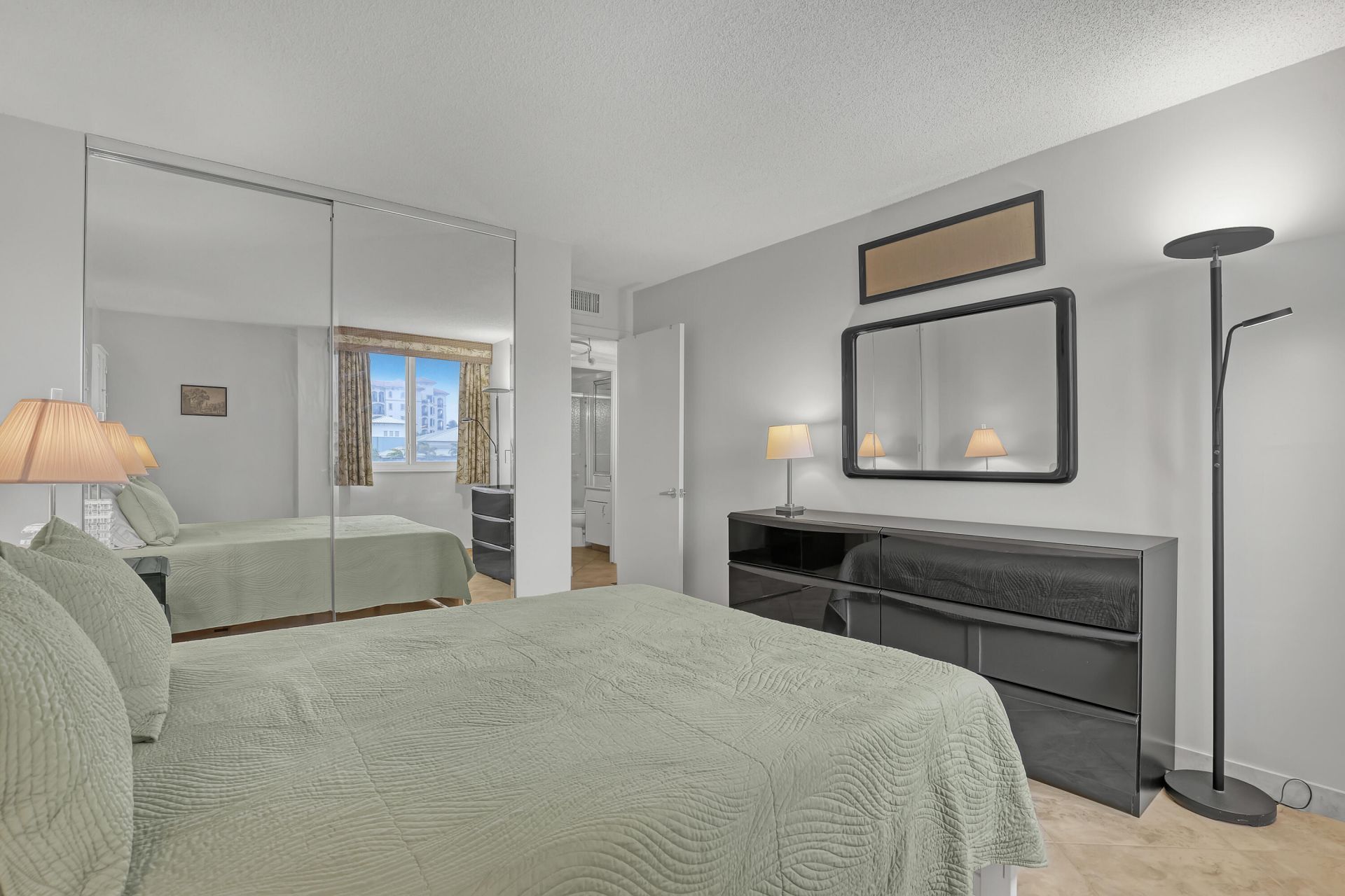 125 S Ocean Avenue, Unit 304, Palm Beach Shores, FL 33404 Photo