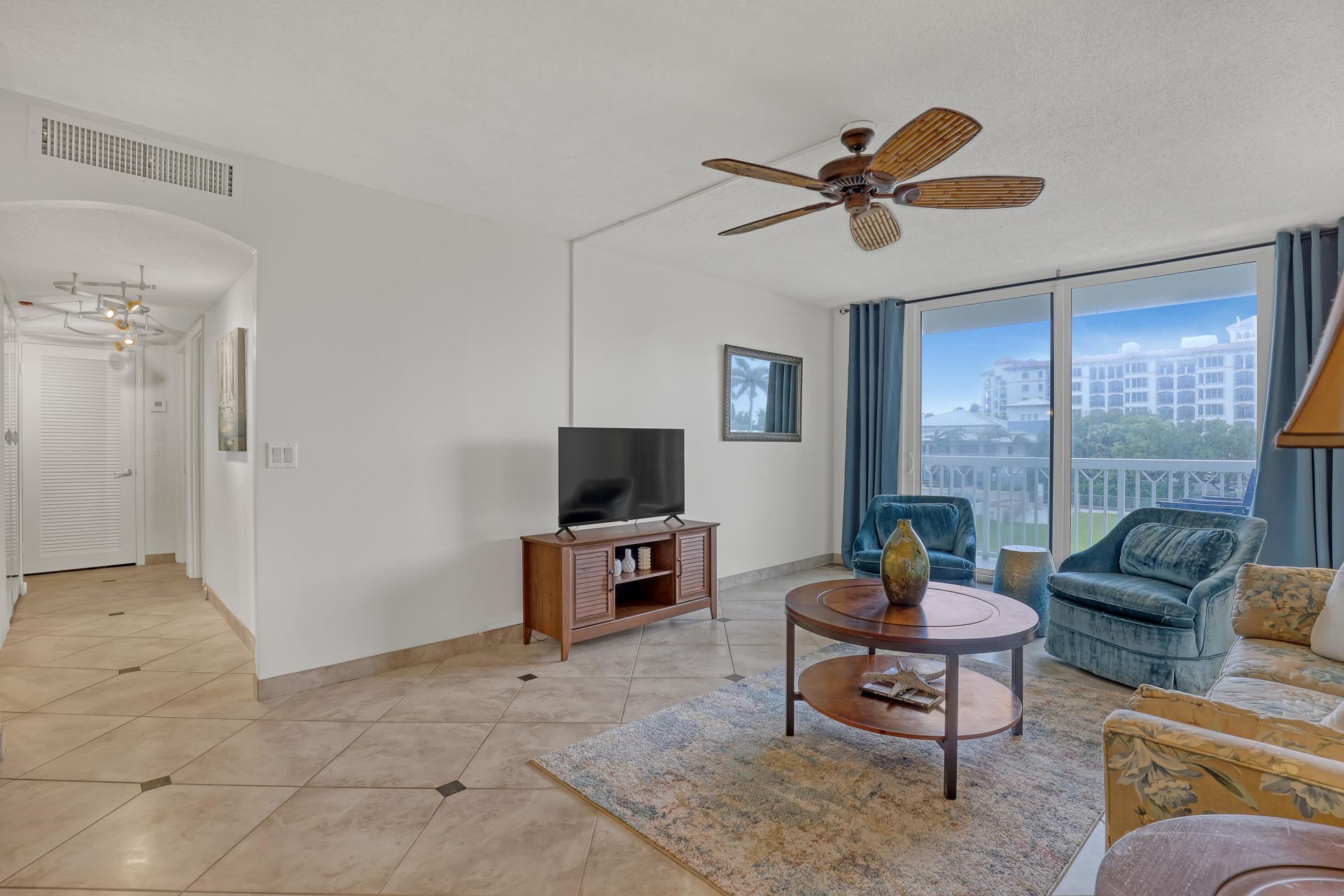 125 S Ocean Avenue, Unit 304, Palm Beach Shores, FL 33404 Photo