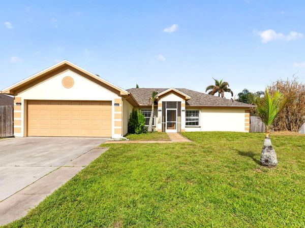 3660 SW Bonwold Street, Port St. Lucie, FL 34953