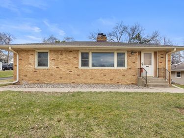 3029 Silver Lake Road NE, Saint Anthony, MN 55418