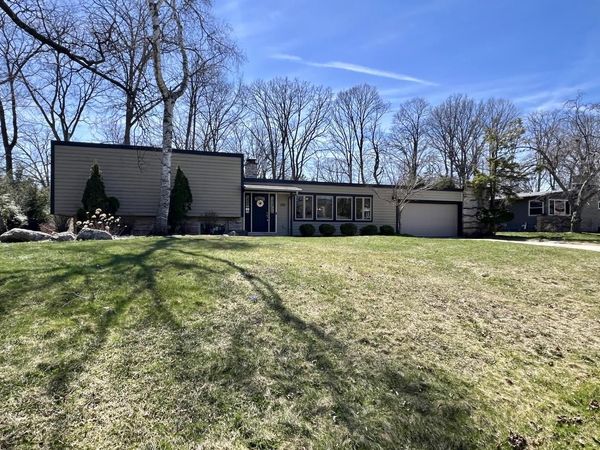 2115 W Greenwood ROAD, Glendale, WI 53209