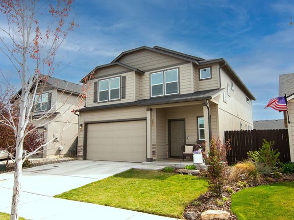 2548 NW Ivy Way, Redmond, OR 97756