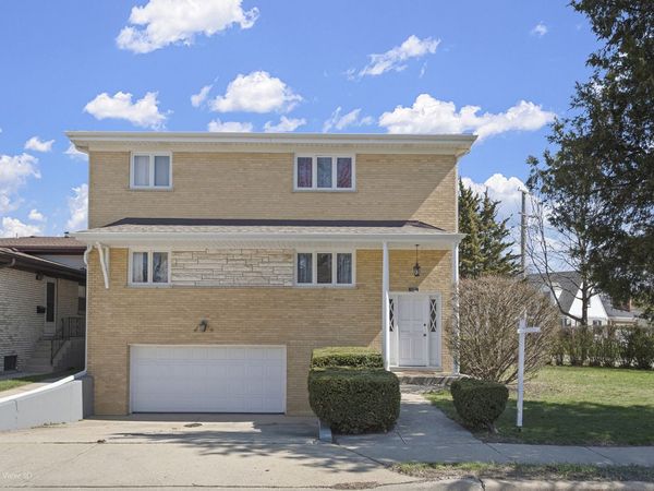 1121 N Northwest Highway, Park Ridge, IL 60068