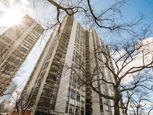 1360 N Sandburg Terrace , Unit 1409C, Chicago, IL 60610