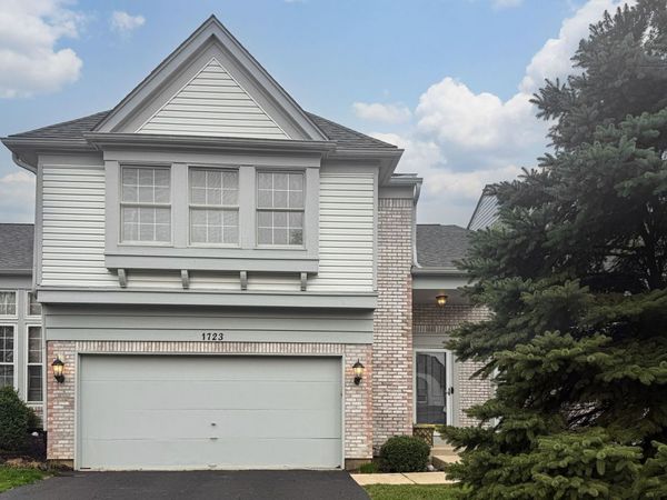 1723 Napoleon Drive , Naperville, IL 60565
