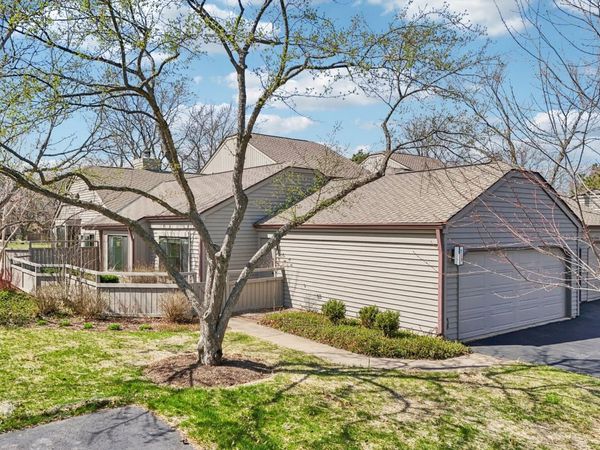 718 SHORELINE Road, Lake Barrington, IL 60010