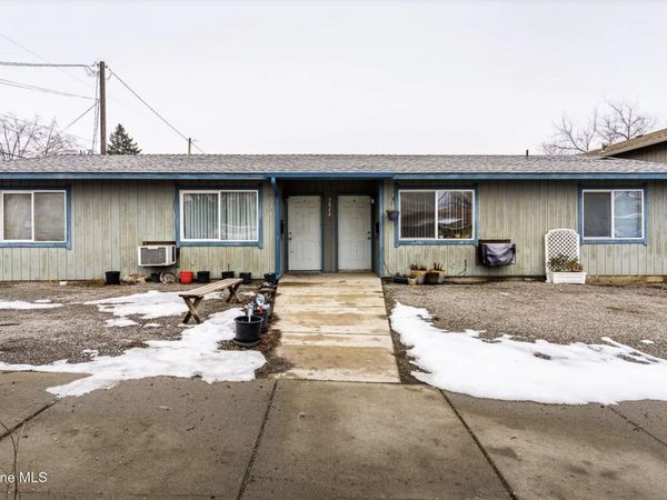 3024 N Hogan St , Spokane, WA 99207