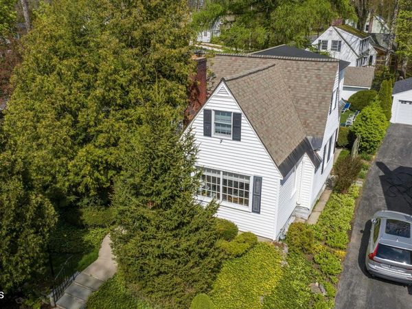 34 Pinewood Avenue, Saratoga Springs, NY 12866