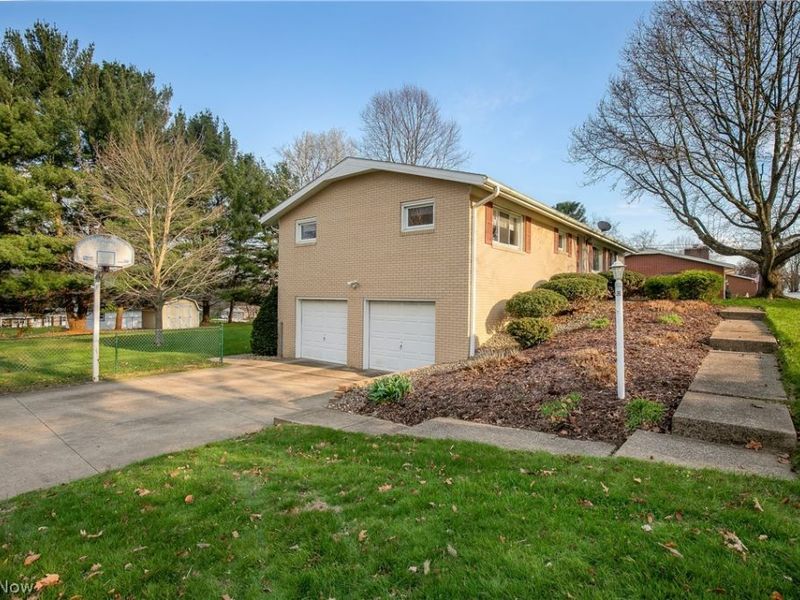 1006 Marquardt Avenue NW, North Canton, OH 44720 Photo 3