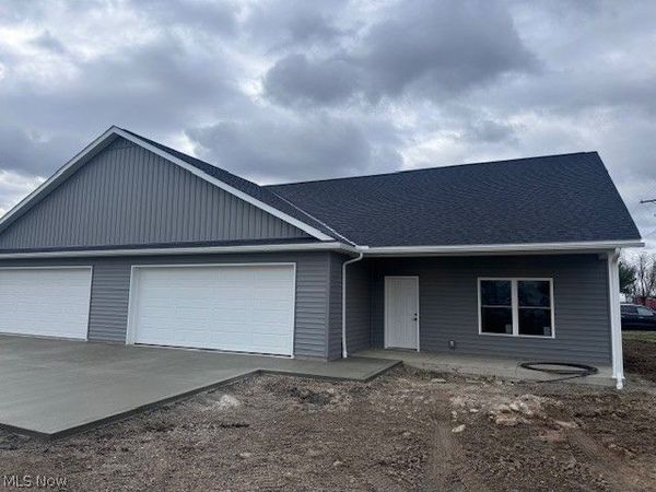 11025 Mushroom Road , Beach City, OH 44608