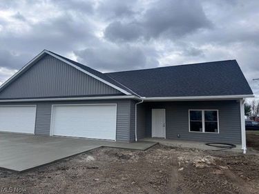 11025 Mushroom Road, Beach City, OH 44608