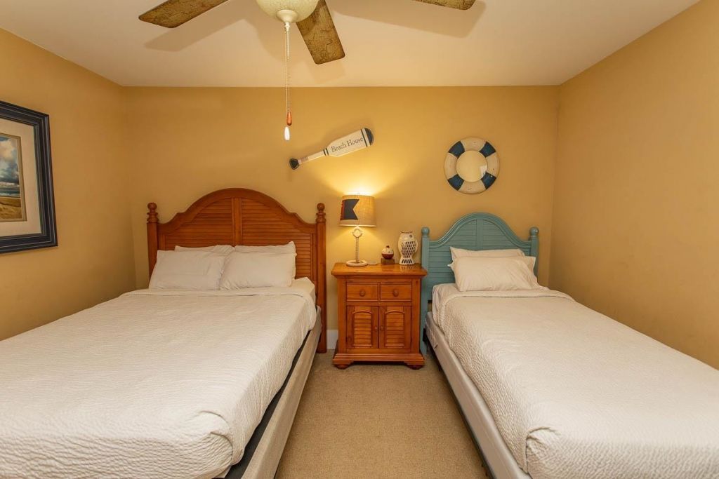 4921 Cinzia Ln. Photo 10