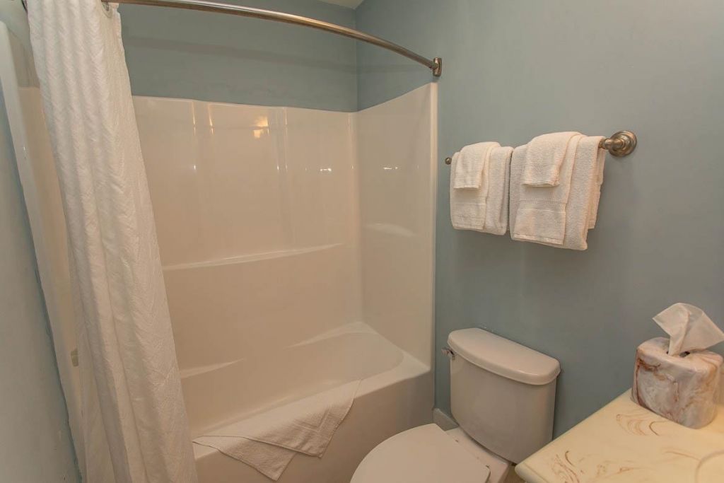 4921 Cinzia Ln. Photo 14