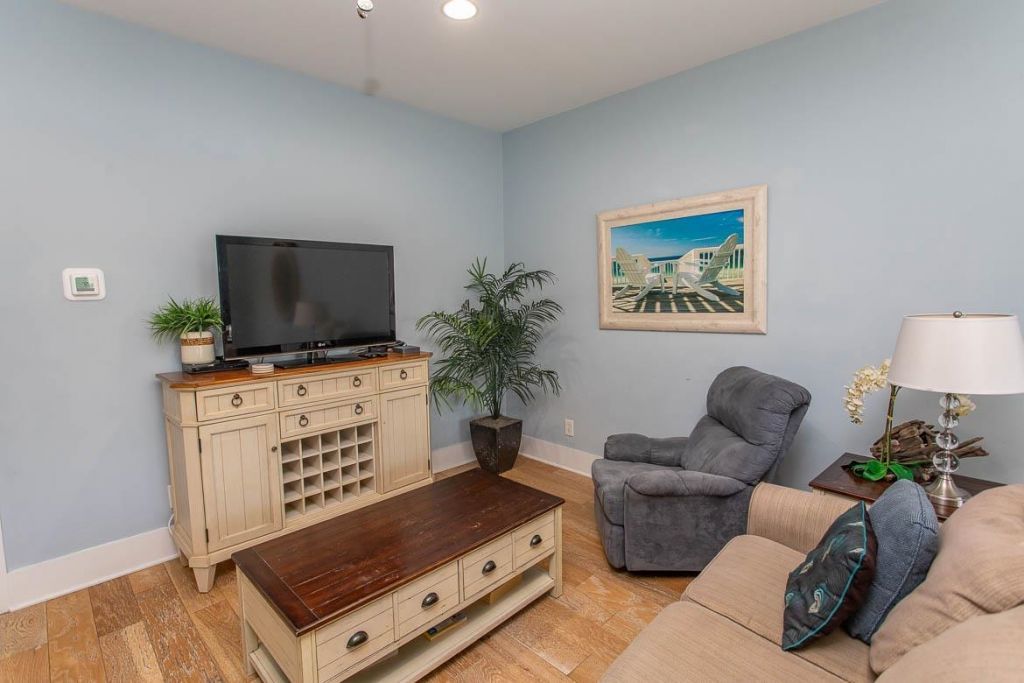 4921 Cinzia Ln. Photo 20