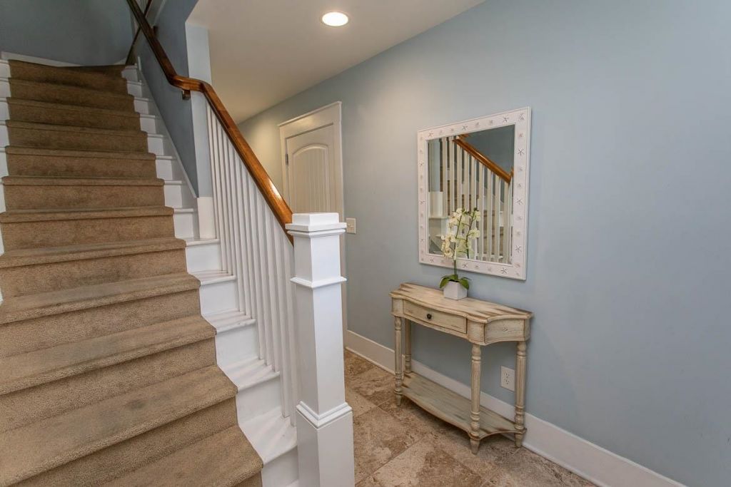 4921 Cinzia Ln. Photo 6