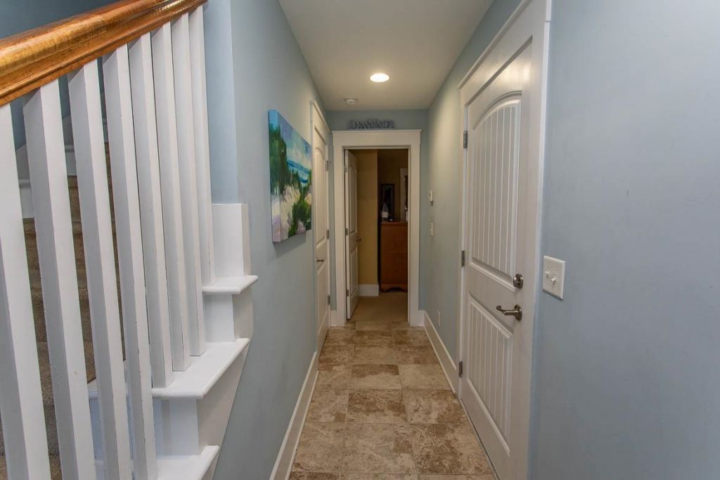 4921 Cinzia Ln. Photo 7