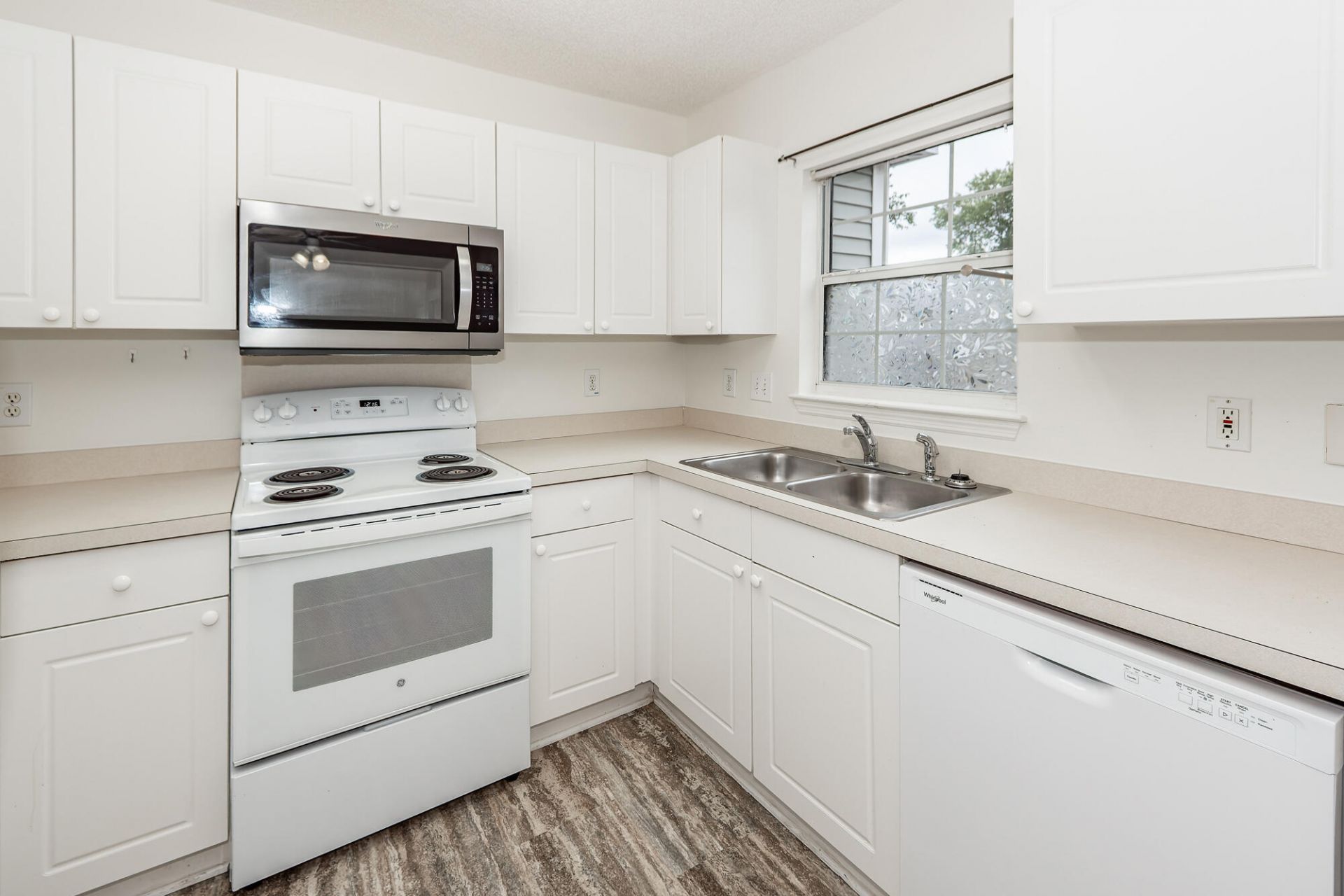 574 Carters Grove Road Photo 13