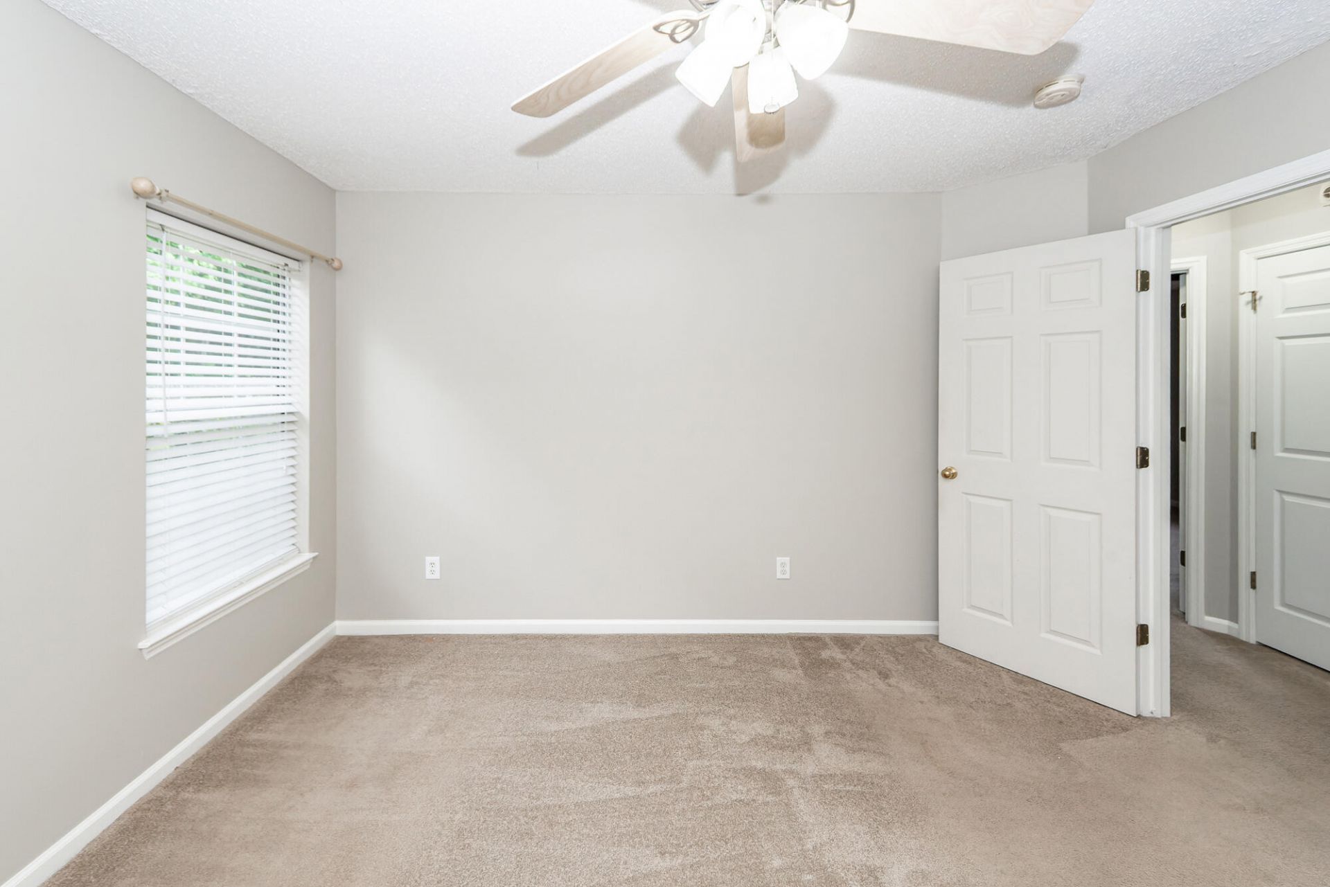 574 Carters Grove Road Photo 23